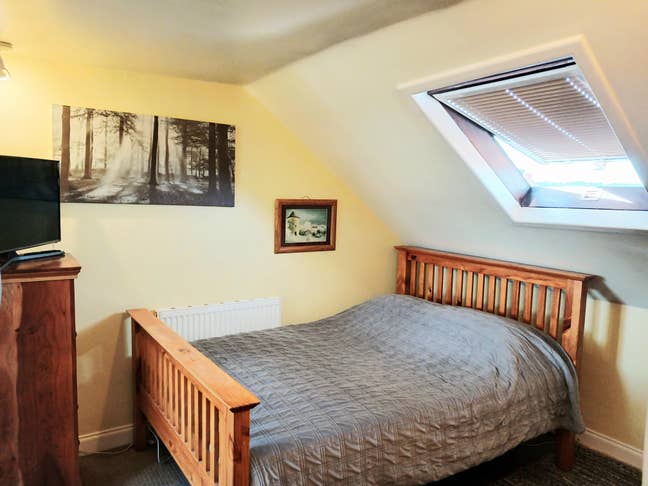 Light bright Double room En Suite on its own floor Main Photo