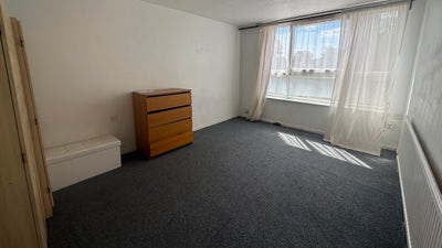  Spacious 2BHK House for Rent – Forest Gate Main Photo