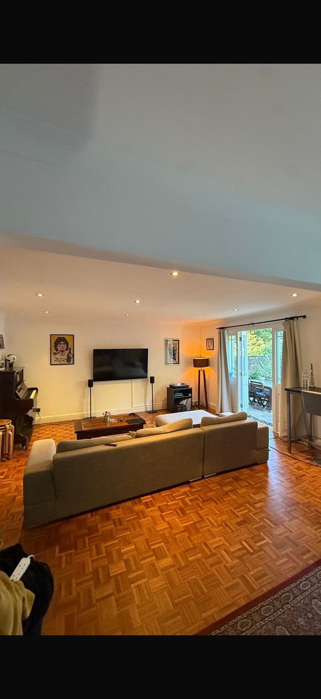 Beautiful Double Room in Stunning Hackney House.  Main Photo