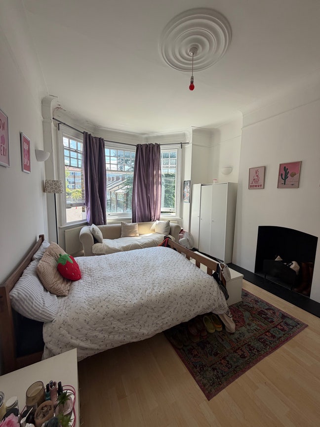 Two Rooms to Rent Main Photo