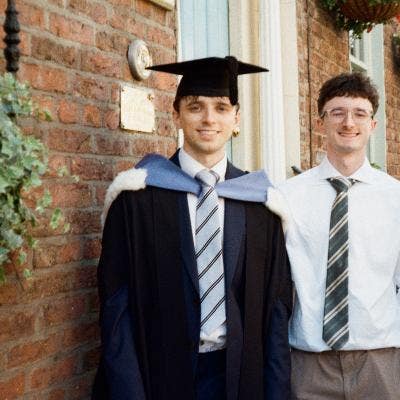 Postgrad looking room or flatmates Main Photo