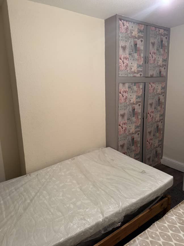 Single room available near NP Station Main Photo