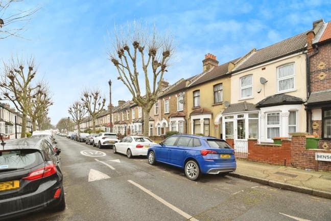 Top Furnished Room Asap in Upton Park Main Photo
