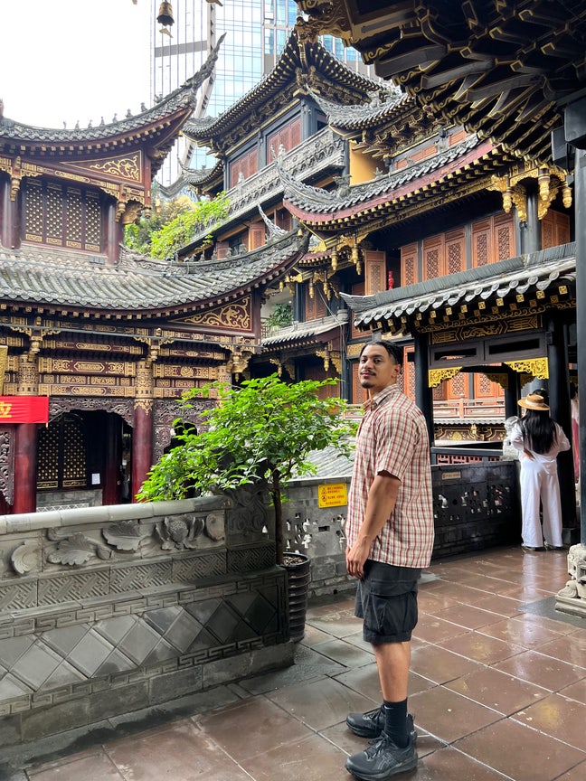 Looking for room with easy travel to Stratford   Main Photo