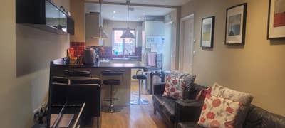 Double Ensuite In Fairview With Parking Permit Main Photo