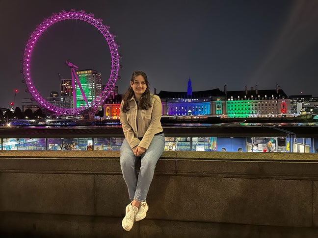 Looking for a flatmate Main Photo