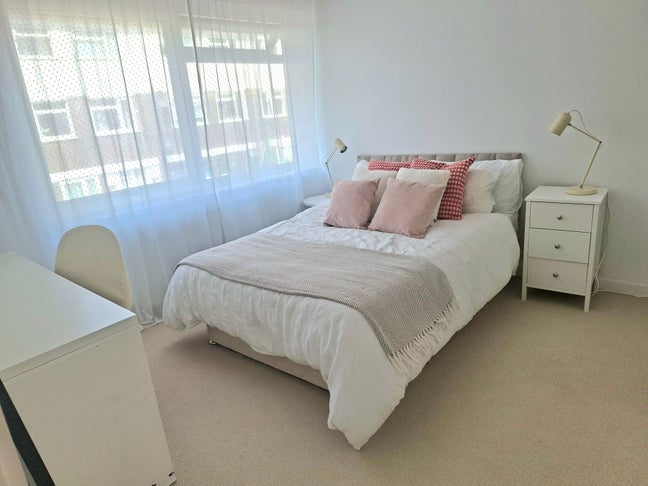 Belsize Pk Calm Dbl room in peaceful family home Main Photo