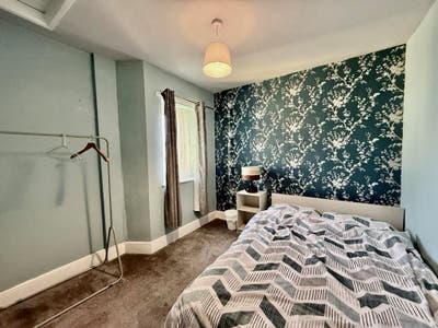 2 x Double rooms available  Main Photo