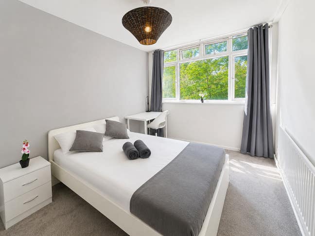 Amazing doubles in great flat with garden!! Main Photo