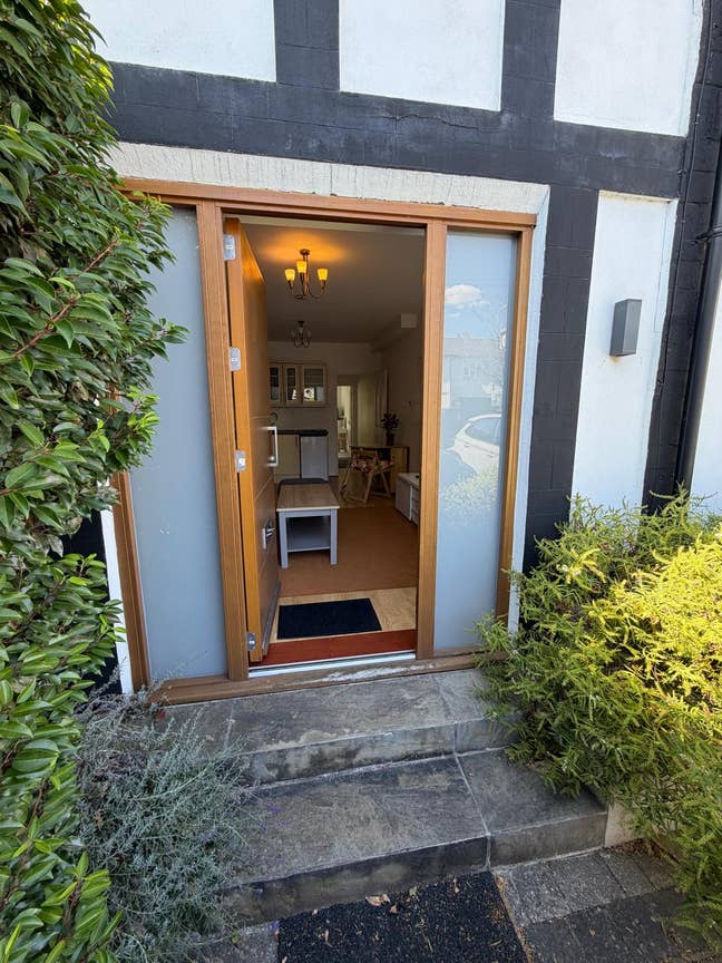 Own front door, own flat, bills included NW7 Main Photo