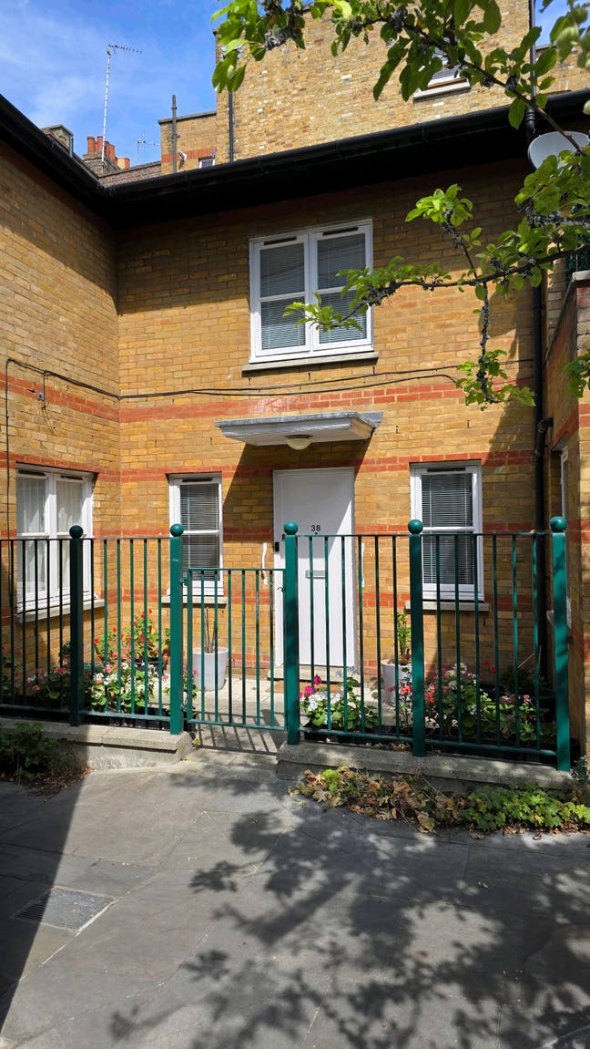 Spacious Double Bedroom in Holborn WC1 Main Photo