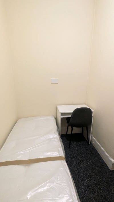 Single Room Available in E6 London Main Photo