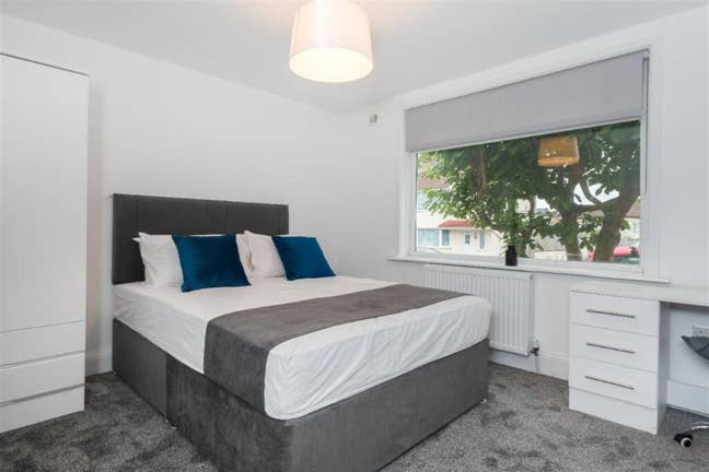 Superb Double Rooms in Fishponds No Deposit Main Photo