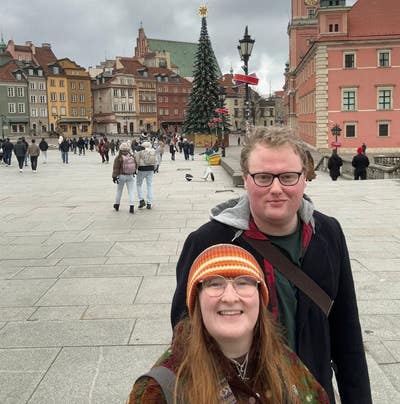 Couple seeks double room Main Photo