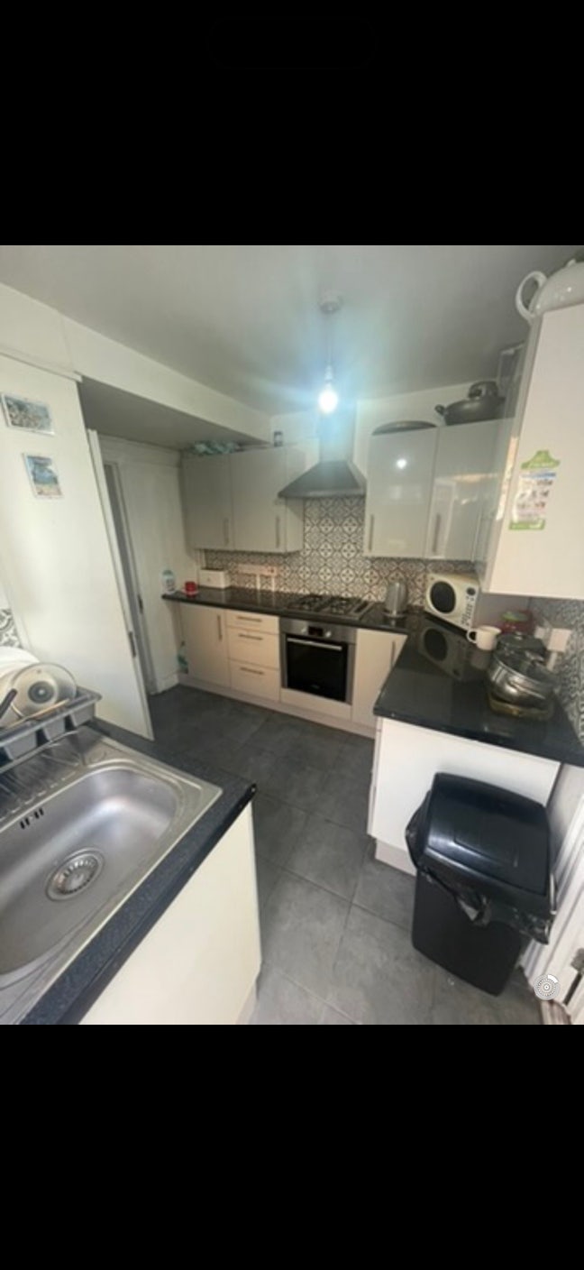 Large double room Turnpike lane Main Photo