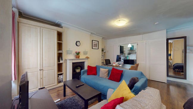 Spacious 1-Bed,Heart of Charing Cross WC2N Main Photo