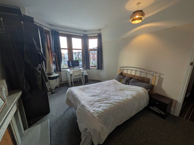 Large Double Room in 4 Bed Flatshare Main Photo