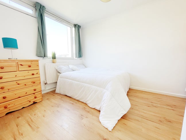 Sunny Double Room, Bills included Near Whitechapel Main Photo