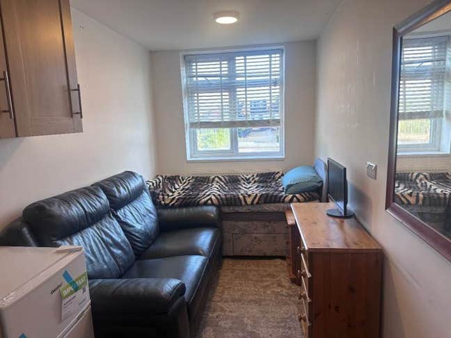 🏡 Studio Living ✨Private Kitchen & En-Suite (HA1) Main Photo