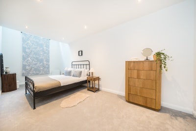 Beautiful 3 bed in Welmar Mews Main Photo