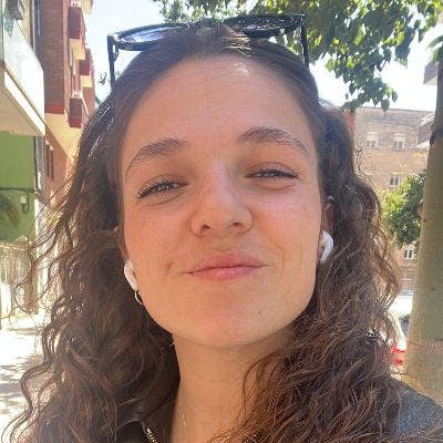 Friendly PhD student looking for a room (Oct-Dec) Main Photo