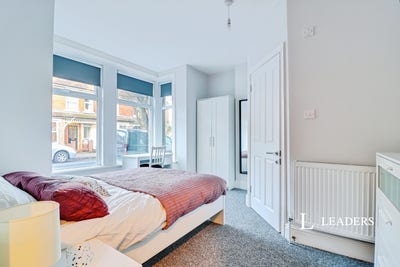 Double Room with En Suite to Rent- Harsnett Road Main Photo
