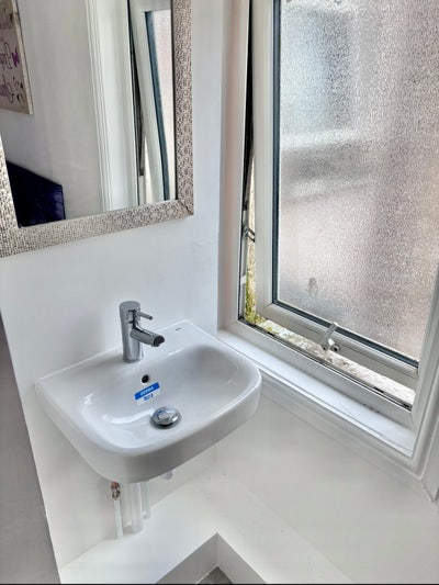 ❤️Stunning Single Private Basin❤️Town Centre❤️ Main Photo