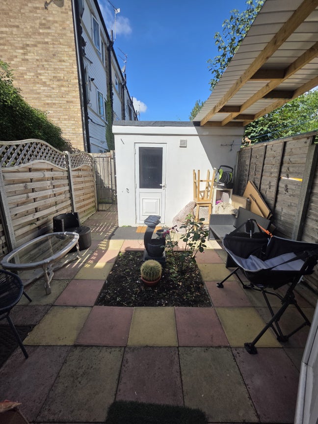 Studio with garden  Main Photo