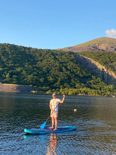 I am a professional male aged 31. I currently... Main Photo