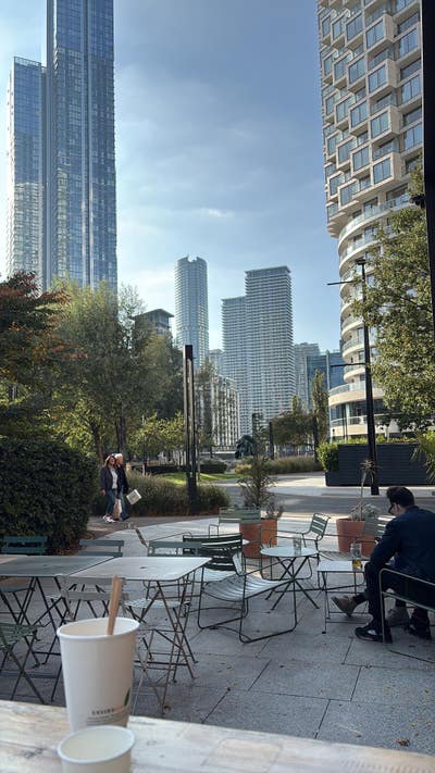 Stunning Massive En-Suite in Central Canary Wharf Main Photo