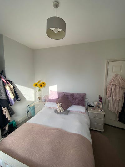 Lovely Room in Battersea (right next to the park!) Main Photo