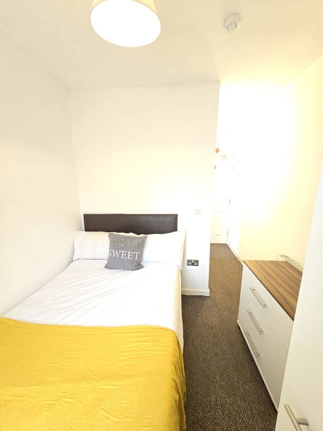 *NEW* Ensuite Room In Leigh Town Centre Main Photo
