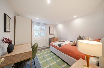 Double bedroom available- 5 mins from Clapham Jct Main Photo