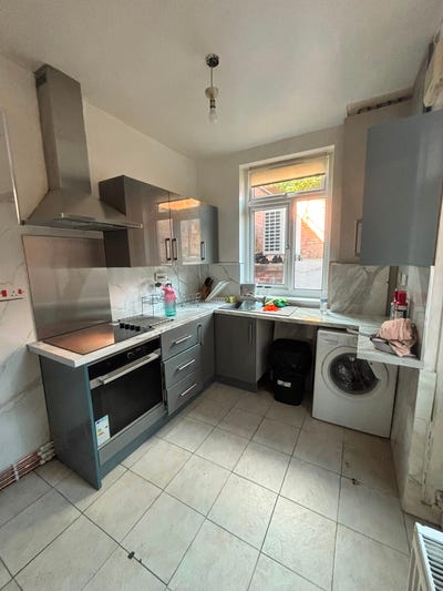 The house is Situated near oldham hospital. Main Photo