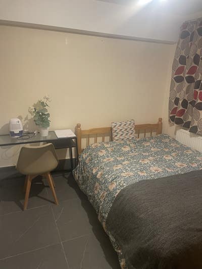 Lovely Single Room by Holloway Station Main Photo
