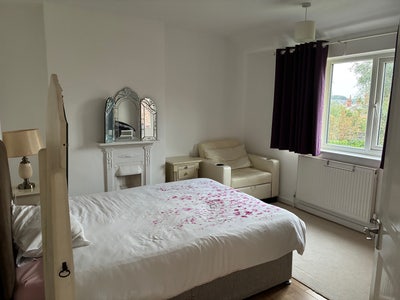 Large Double Bedroom in Sherwood Main Photo