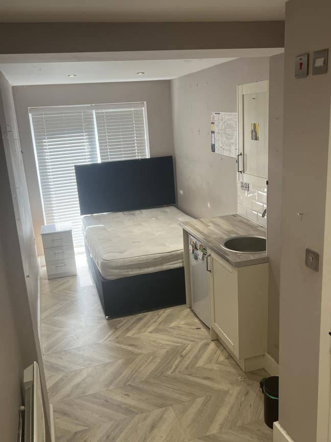 Studio Flat To Rent Main Photo