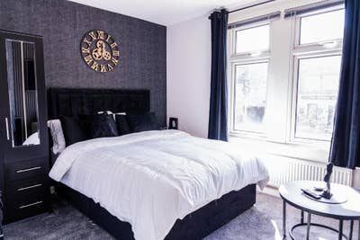 Stylish Newly Renovated 2-Bed Apartment  Main Photo