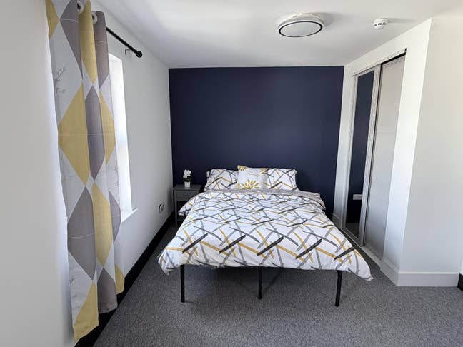 Double room close to station and town center Main Photo