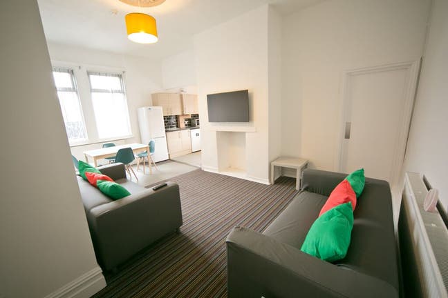 🏡 2 Rooms Available in a Shared House Main Photo
