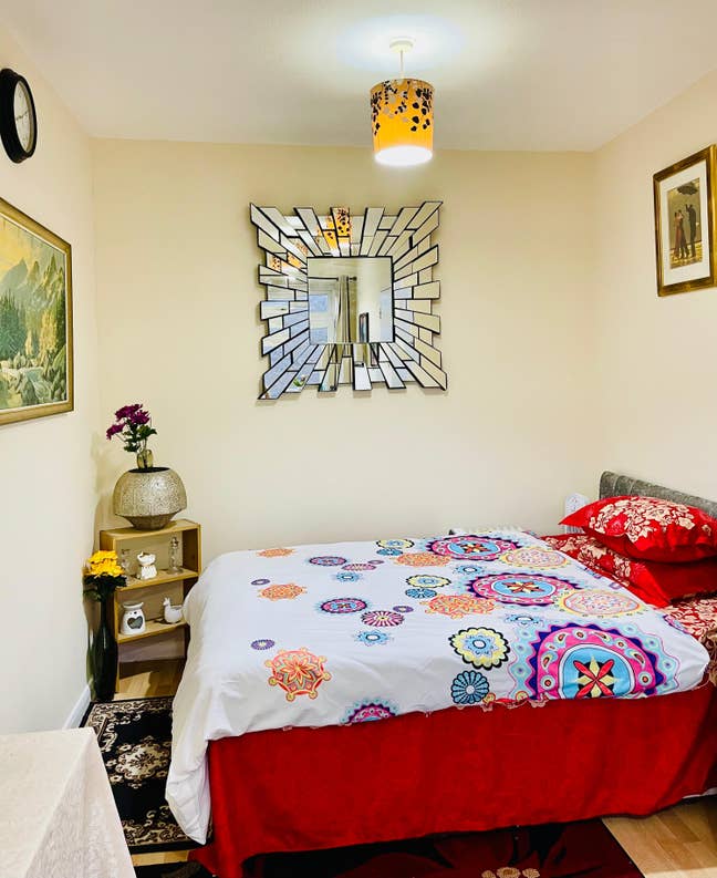Double Bedroom 3 min walk from Bow road Station!! Main Photo