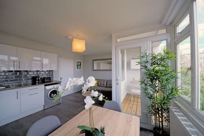 4 Double Room+Balcony 🌿 Near Shoreditch 🚆✨ Main Photo