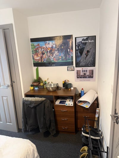 Free room available in student house  Main Photo
