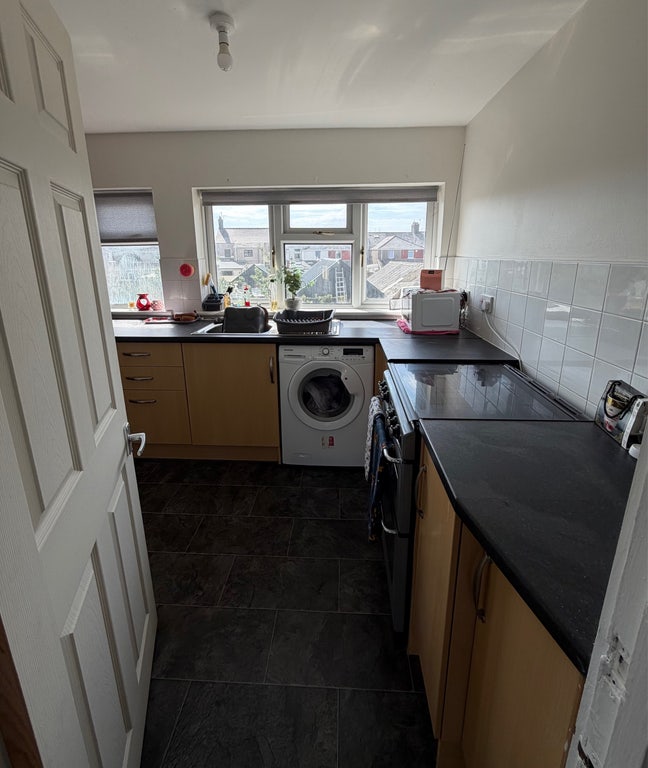 Room to Rent – Porthcawl Main Photo