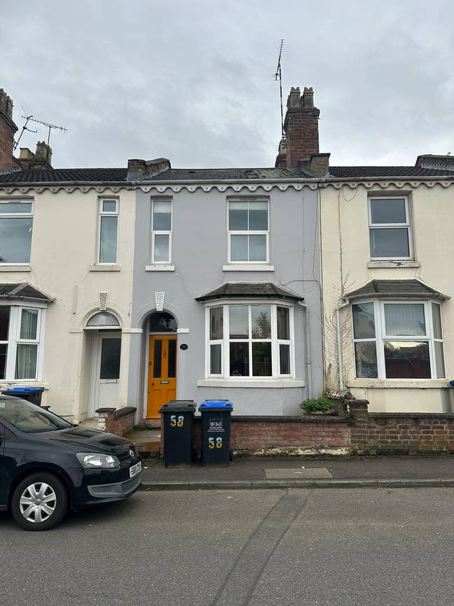 Two bedroom house in Leamington Spa Main Photo