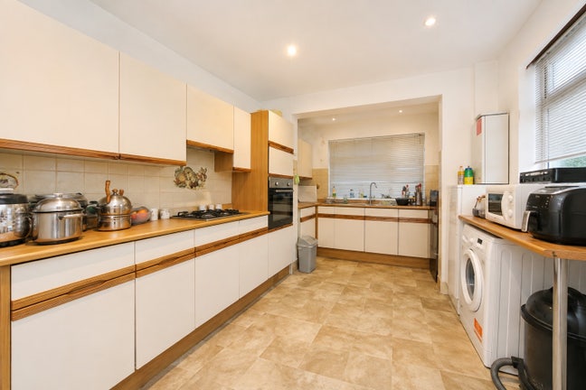 Furnished Rooms Available-All Bills Included Main Photo