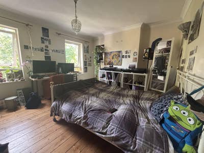 Large Double Bedroom Natural Sun Light  Main Photo