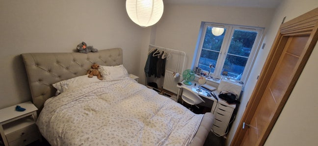 Double room, own en-suite - new build modern house Main Photo