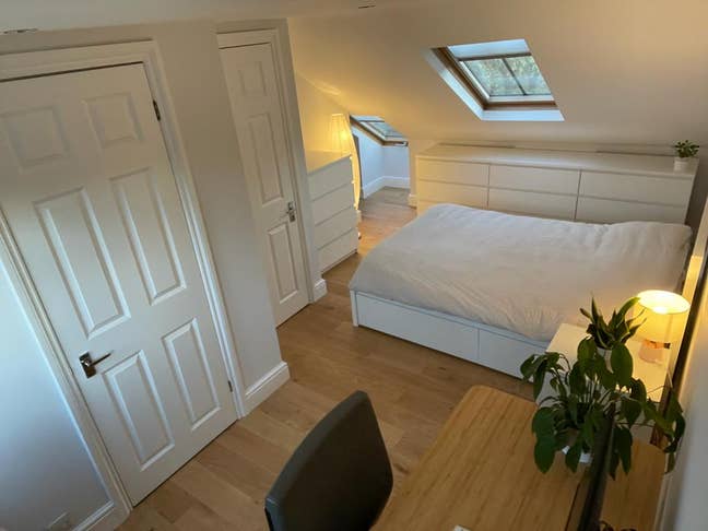 Double en suite room in friendly house, Bow Main Photo
