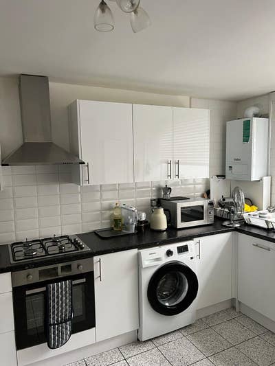 Double Room near New Malden Fountain  Main Photo